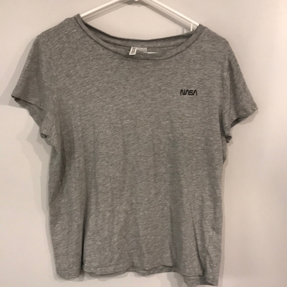NASA grey T-shirt. H&M Large. Cute top.